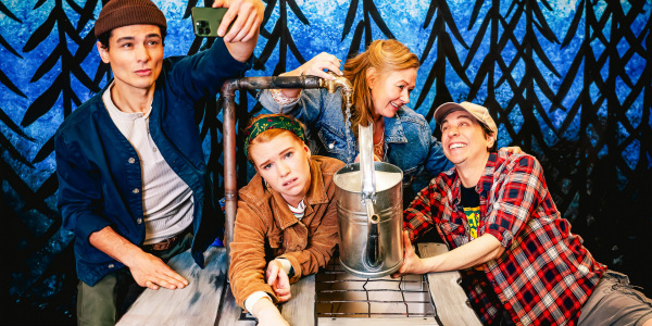 Det Stora Vattenkriget, Västmanlands Teater